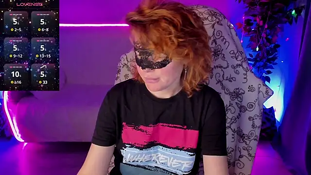 Snapshot of Sexy-Housewife chatting on 01.07.25 Sexy-Housewife online show from 01.07.25