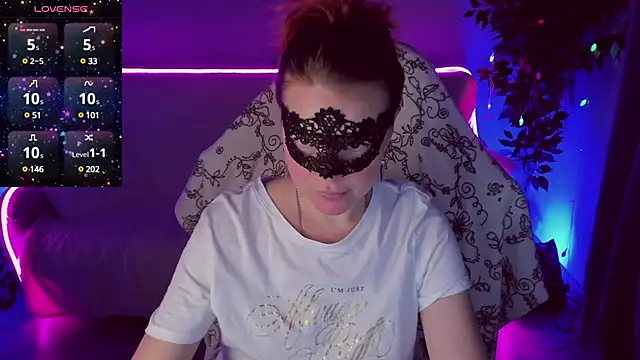 Snapshot of Sexy-Housewife chatting on 01.19.25 Sexy-Housewife online show from 01.19.25