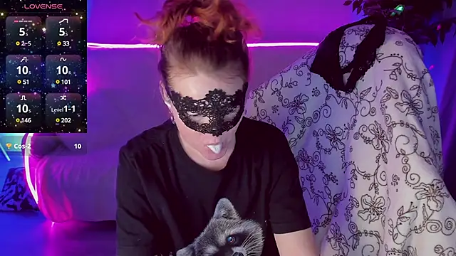 Snapshot of Sexy-Housewife chatting on 01.22.25 Sexy-Housewife online show from 01.22.25