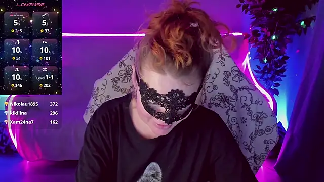 Snapshot of Sexy-Housewife chatting on 01.23.25 Sexy-Housewife online show from 01.23.25