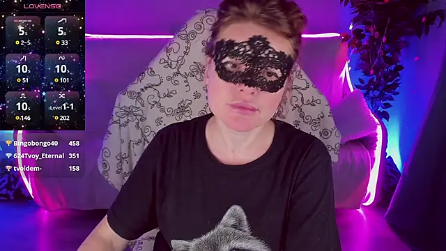 Snapshot of Sexy-Housewife chatting on 01.24.25 Sexy-Housewife online show from 01.24.25