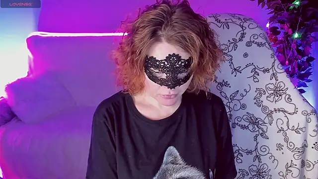 Snapshot of Sexy-Housewife chatting on 01.24.25 Sexy-Housewife online show from 01.24.25