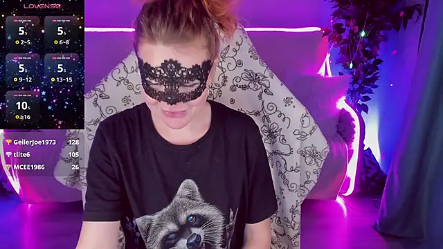 Snapshot of Sexy-Housewife chatting on 01.25.25 Sexy-Housewife online show from 01.25.25