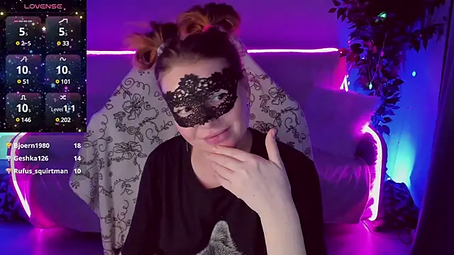 Snapshot of Sexy-Housewife chatting on 01.26.25 Sexy-Housewife online show from 01.26.25