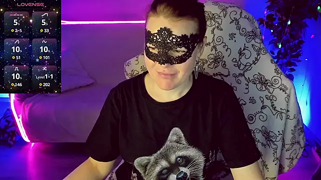 Snapshot of Sexy-Housewife chatting on 02.06.25 Sexy-Housewife online show from 02.06.25