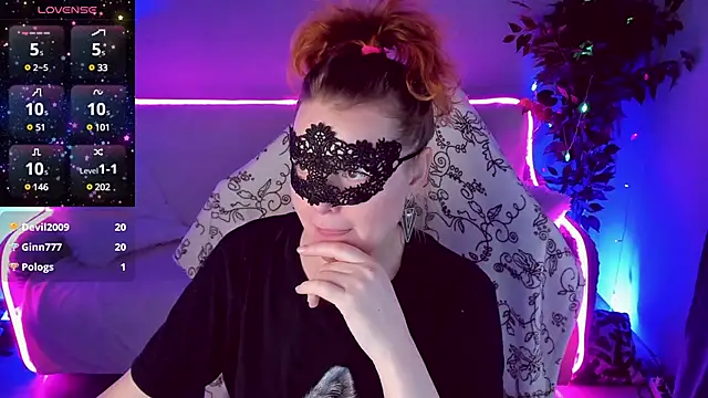 Snapshot of Sexy-Housewife chatting on 02.06.25 Sexy-Housewife online show from 02.06.25