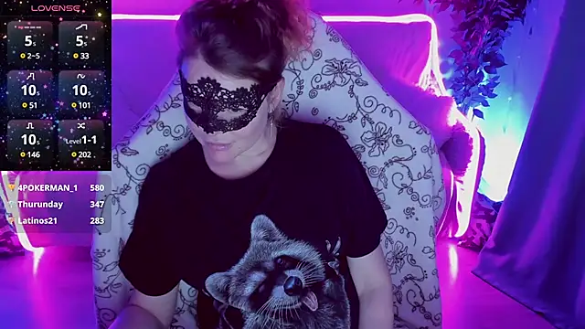 Snapshot of Sexy-Housewife chatting on 03.20.25 Sexy-Housewife online show from 03.20.25