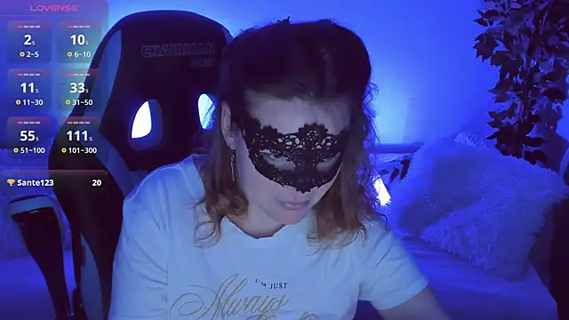 Snapshot of Sexy-Housewife chatting on 10.07.25 Sexy-Housewife online show from 10.07.25