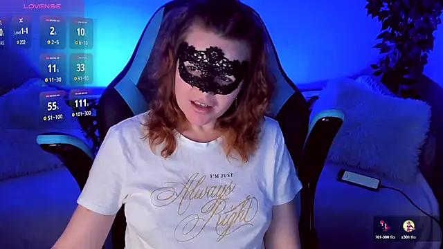 Snapshot of Sexy-Housewife chatting on 10.20.25 Sexy-Housewife online show from 10.20.25