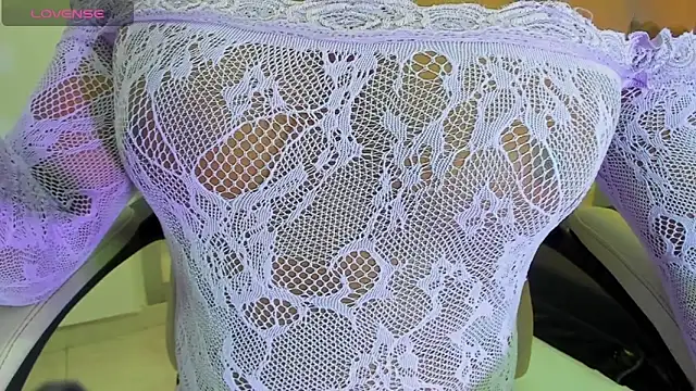 Snapshot of SofiaBrouw chatting on 09.10.25 SofiaBrouw online show from 09.10.25