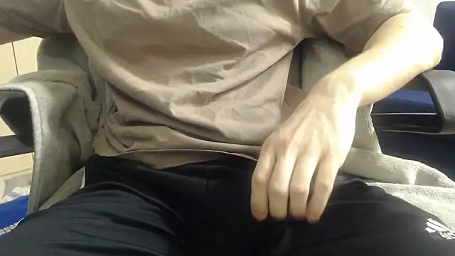 Snapshot of MarcusMenom chatting on 01.22.25 MarcusMenom online show from 01.22.25