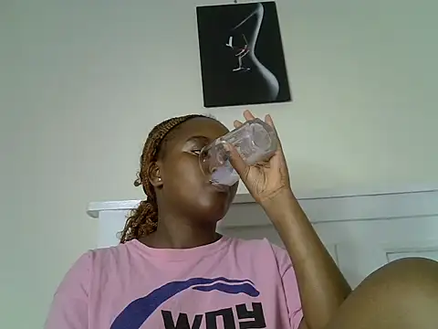 Snapshot of _nightnurse chatting on 12.04.24 nightnurse online show from 12.04.24