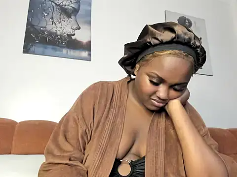 Snapshot of _nightnurse chatting on 11.19.25 nightnurse online show from 11.19.25