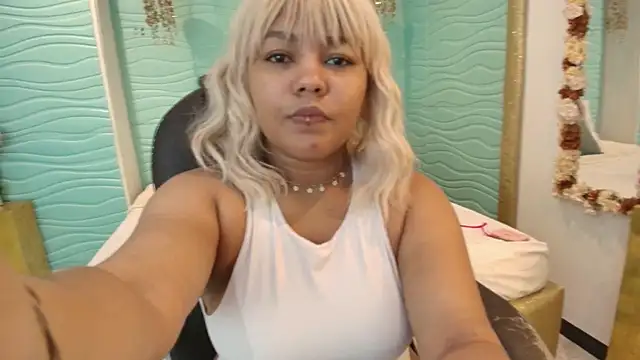 cherry chel online show from 04.22.26