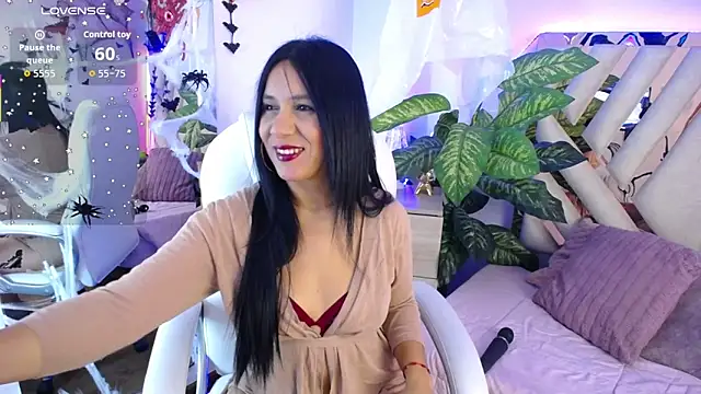 Snapshot of Camille_jhonson chatting on 11.11.25 Camille jhonson online show from 11.11.25