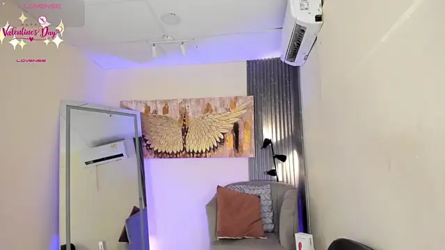 Snapshot of emma_alice_ chatting on 01.29.25 emma alice online show from 01.29.25