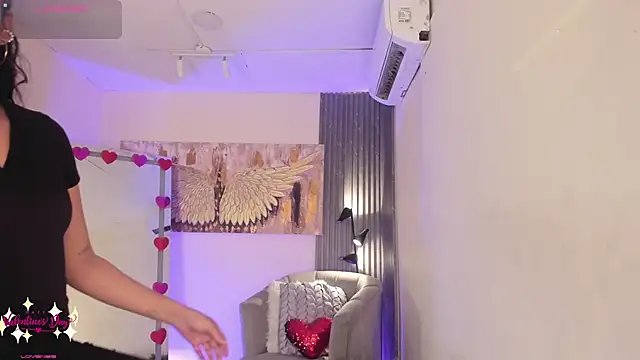 Snapshot of emma_alice_ chatting on 02.08.25 emma alice online show from 02.08.25