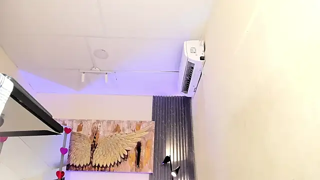 Snapshot of emma_alice_ chatting on 02.10.25 emma alice online show from 02.10.25