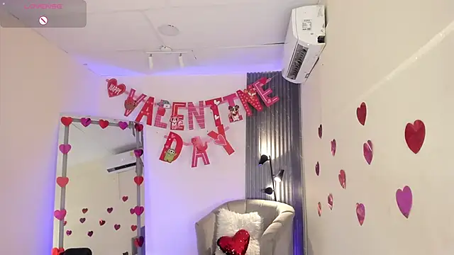 Snapshot of emma_alice_ chatting on 02.17.25 emma alice online show from 02.17.25