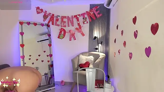 Snapshot of emma_alice_ chatting on 02.18.25 emma alice online show from 02.18.25