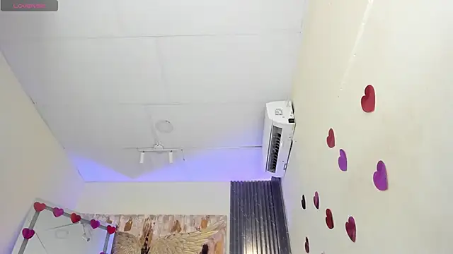 Snapshot of emma_alice_ chatting on 02.20.25 emma alice online show from 02.20.25