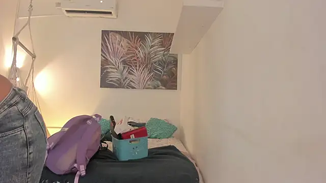 Snapshot of emma_alice_ chatting on 03.19.25 emma alice online show from 03.19.25