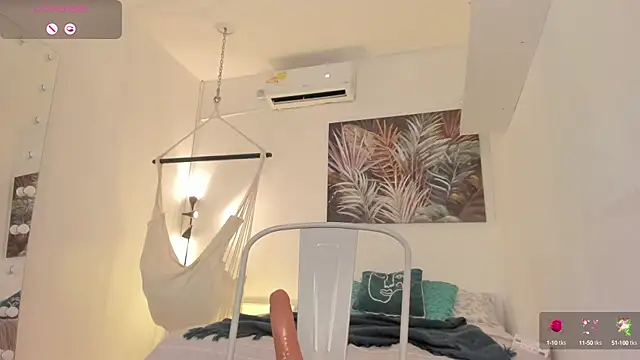 Snapshot of emma_alice_ chatting on 03.20.25 emma alice online show from 03.20.25