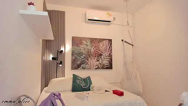 Snapshot of emma_alice_ chatting on 09.10.25 emma alice online show from 09.10.25