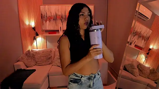 Snapshot of emma_alice_ chatting on 09.24.25 emma alice online show from 09.24.25