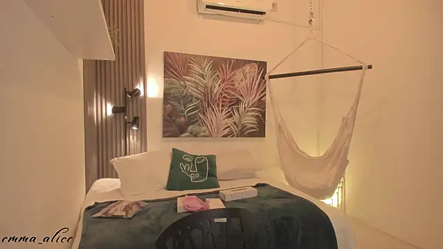 Snapshot of emma_alice_ chatting on 09.26.25 emma alice online show from 09.26.25