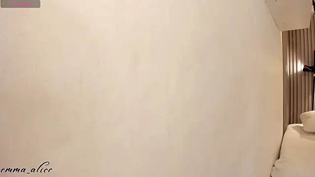 Snapshot of emma_alice_ chatting on 10.06.25 emma alice online show from 10.06.25