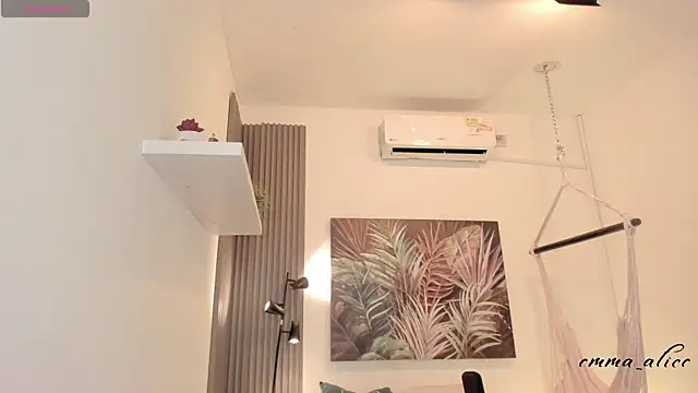 Snapshot of emma_alice_ chatting on 10.14.25 emma alice online show from 10.14.25