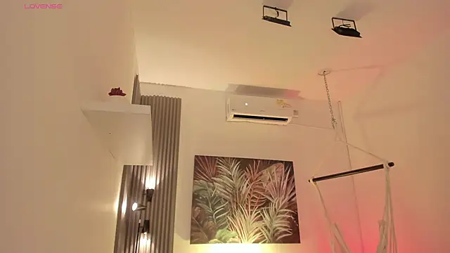 Snapshot of emma_alice_ chatting on 11.05.25 emma alice online show from 11.05.25