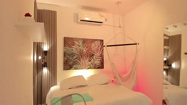 Snapshot of emma_alice_ chatting on 11.17.25 emma alice online show from 11.17.25