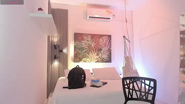 Snapshot of emma_alice_ chatting on 12.03.25 emma alice online show from 12.03.25