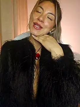 Snapshot of Karen_San_Miguel chatting on 02.11.25 Karen San Miguel online show from 02.11.25