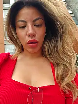 Karen San Miguel online show from 11.05.25