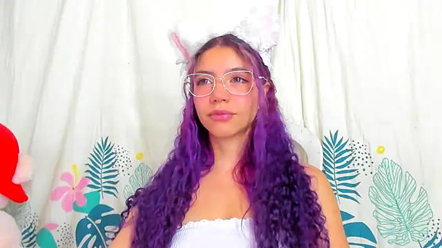 Snapshot of Dear_anne chatting on 10.24.25 Dear anne online show from 10.24.25