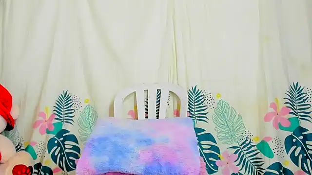 Snapshot of Dear_anne chatting on 10.25.25 Dear anne online show from 10.25.25