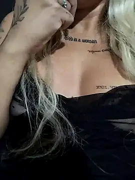 Snapshot of perolaar chatting on 01.19.25 perolaar online show from 01.19.25