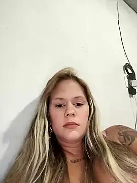 Snapshot of perolaar chatting on 02.19.25 perolaar online show from 02.19.25