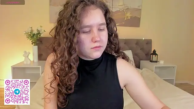 Snapshot of Ariella_Sol chatting on 06.21.26 Ariella Sol online show from 06.21.26