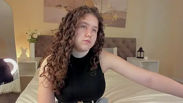 Snapshot of Ariella_Sol chatting on 07.08.26 Ariella Sol online show from 07.08.26