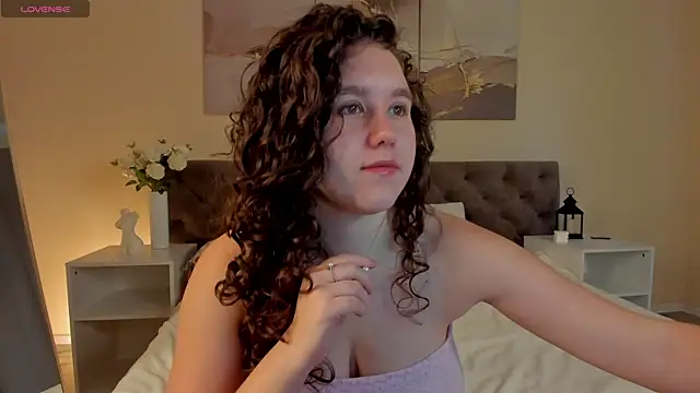 Snapshot of Ariella_Sol chatting on 07.23.26 Ariella Sol online show from 07.23.26
