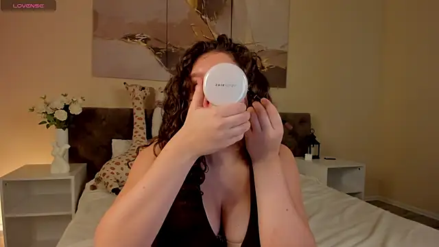 Snapshot of Ariella_Sol chatting on 07.29.26 Ariella Sol online show from 07.29.26