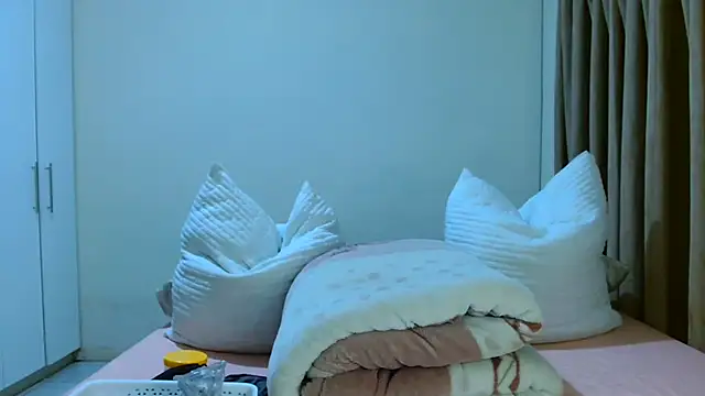 Snapshot of ALEXABOUJEE95 chatting on 02.21.26 ALEXABOUJEE95 online show from 02.21.26