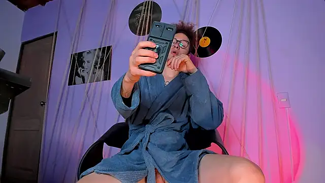 Snapshot of MrShaggy chatting on 02.03.25 MrShaggy online show from 02.03.25