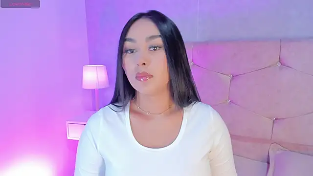Snapshot of Cameliaa_Smiith chatting on 05.27.26 Cameliaa Smiith online show from 05.27.26