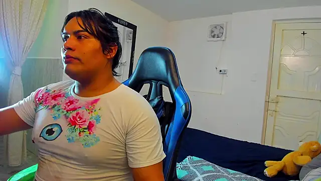 Snapshot of Margoth_Montilla chatting on 10.22.25 Margoth Montilla online show from 10.22.25