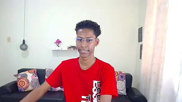 Snapshot of maiki18_ chatting on 01.15.25 maiki18  online show from 01.15.25